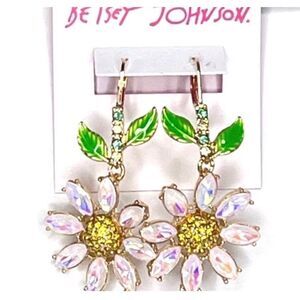 🌺 Betsey Johnson stunning crystal flower dangle earrings 🌺